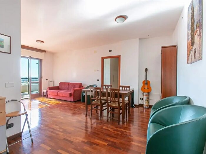 Appartamento trilocale in vendita in Via Oslo, Fiumicino