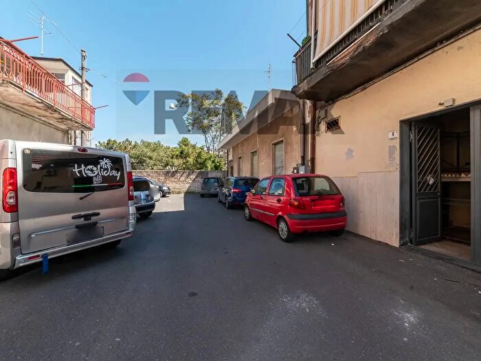 Casa bilocale in vendita in Via Giovanni Tuccari, Catania
