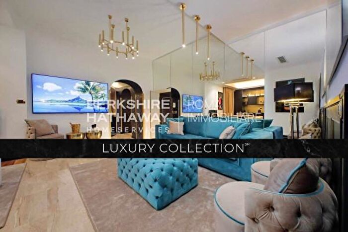 Appartamento con 6 locali in vendita in Via Vittorio Veneto, Roma