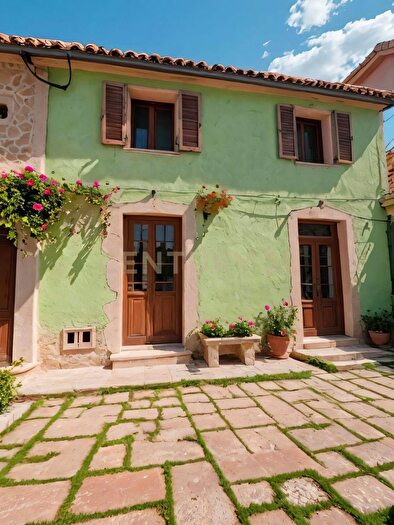 Casa quadrilocale in vendita in Via Sasso Rosso, Manciano