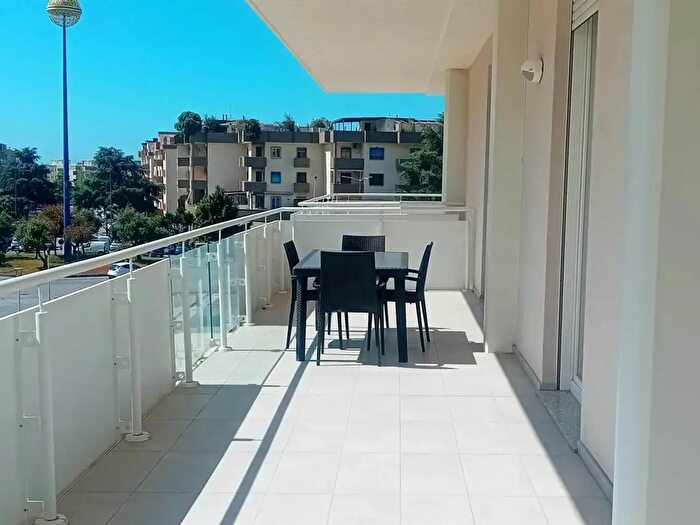Appartamento trilocale in affitto in Raffaella La Crociera, Salerno