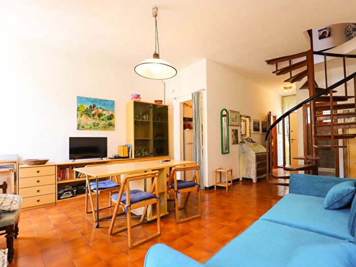 Appartamento con 6 locali in affitto in Via Sivori, Centro, Bonassola