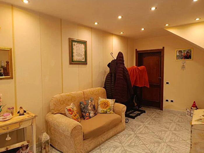 Casa con 5 locali in vendita in Via Roma, Chianni
