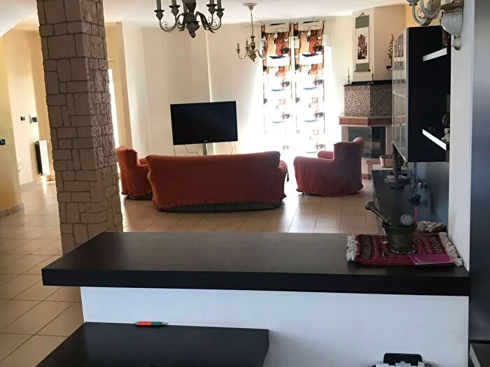 Casa con 7 locali in vendita in Via della Quercia, Mondragone