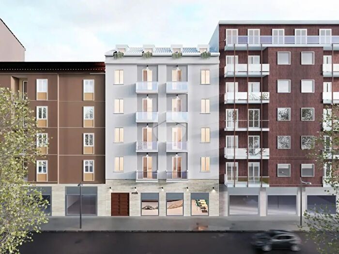 Appartamento trilocale in vendita in Via Angelo Inganni, Milano