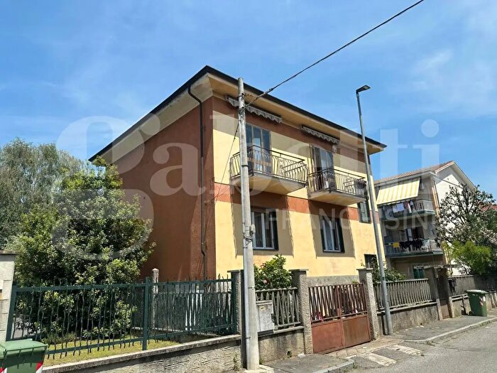 Case in Vendita e in Affitto - 2