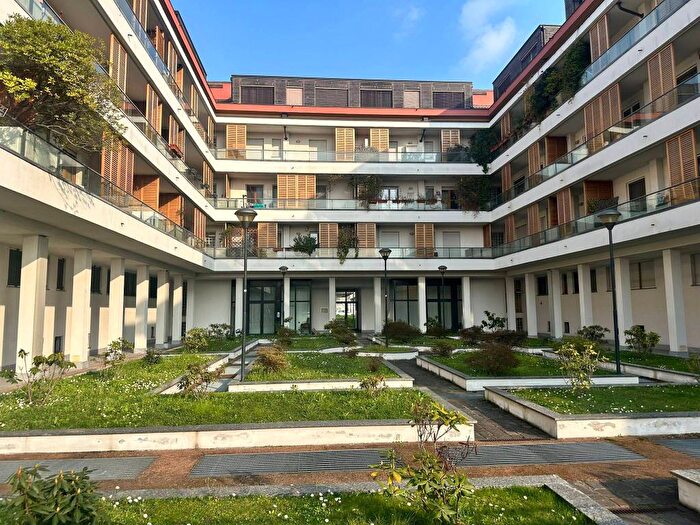 Appartamento bilocale in affitto in Via Giovanni Segantini, Navigli Darsena, Milano