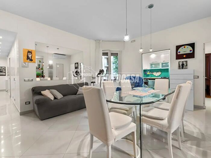 Appartamento quadrilocale in vendita in Via Sangallo, Milano