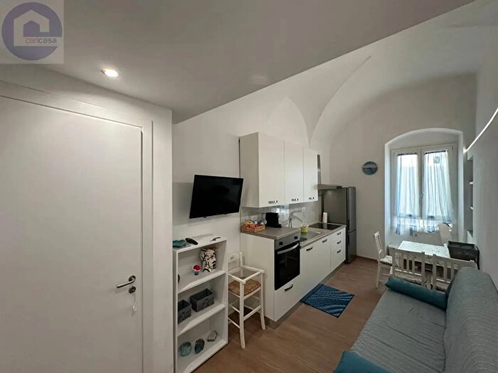 Appartamento trilocale in vendita in Via Nino Bixio, Riva Ligure