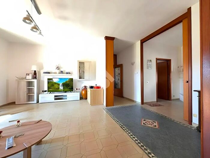 Appartamento con 5 locali in vendita in Via dei Tigli, Leverano
