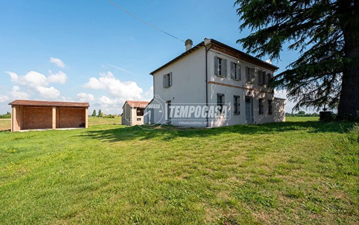 Casa con 5 locali in vendita in Via Argine Sinistro Montone, Russi