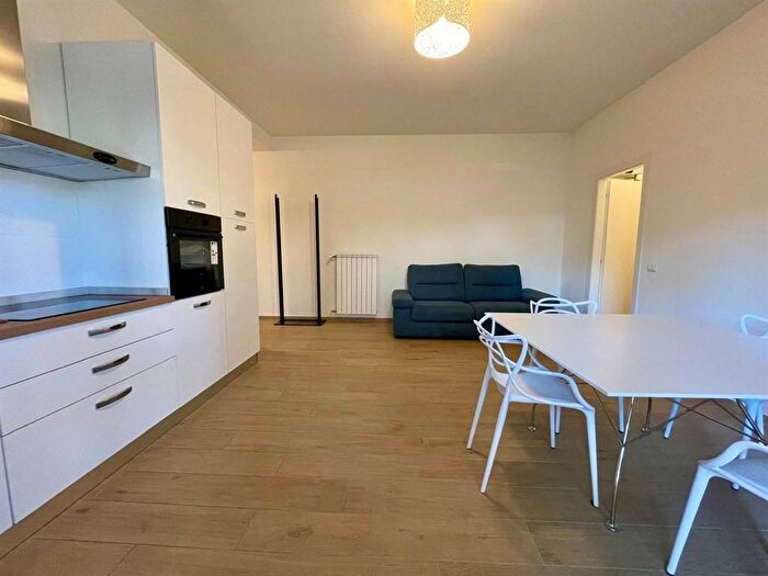 Appartamento trilocale in affitto in VIa Castoldi, Masnago, Varese