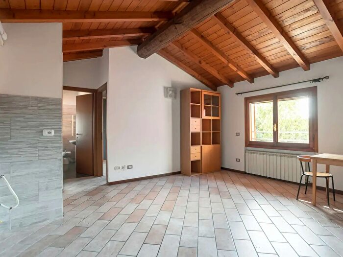 Appartamento bilocale in vendita in Via Diaz, Trezzano Rosa