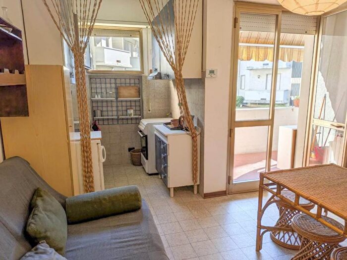 Appartamento bilocale in affitto in Via Pisa, Marina di Massa Centro, Massa