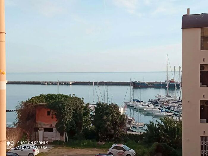 Appartamento trilocale in affitto in Via Vitruvio, Formia