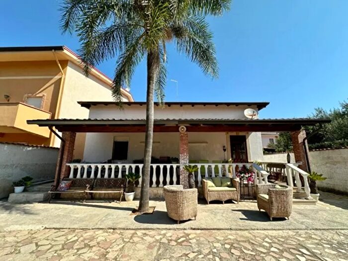 Casa con 7 locali in vendita in Partinico Via Montelepre, Partinico