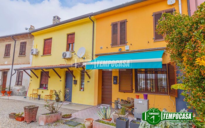 Casa con 5 locali in vendita in Via Nazario Sauro, Pancarana