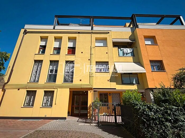 Appartamento monolocale in vendita in Via Emilia Ponente, Bologna