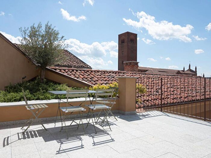 Appartamento con 6 locali in affitto in Via Vittorio Emanuele II, Centro Storico, Chieri