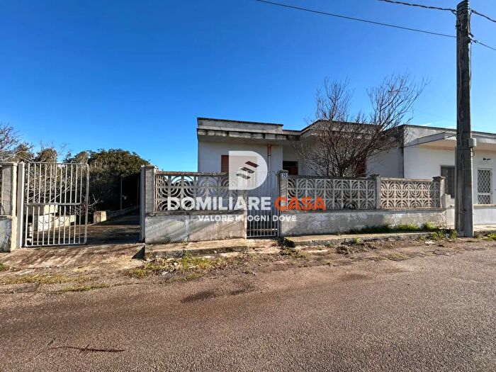 Casa quadrilocale in vendita in Via Marina di Pietrasanta, Lecce