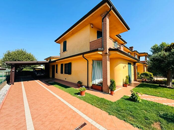 Casa quadrilocale in vendita in Borgo Mantovano