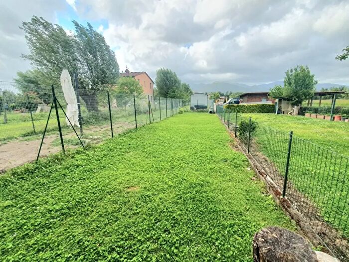 Casa con 5 locali in vendita in Traversa di Parezzana, Capannori