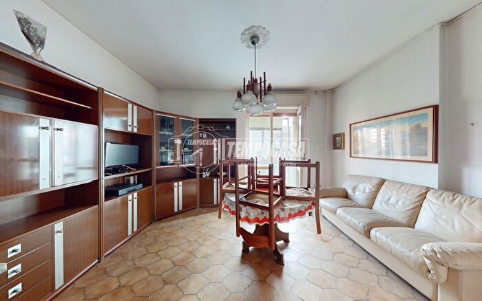 Appartamento bilocale in vendita in Via Guazzoni, Cinisello Balsamo