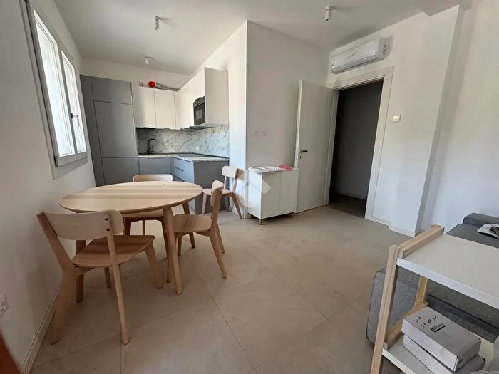 Appartamento trilocale in affitto in Via Ferraris, Padova