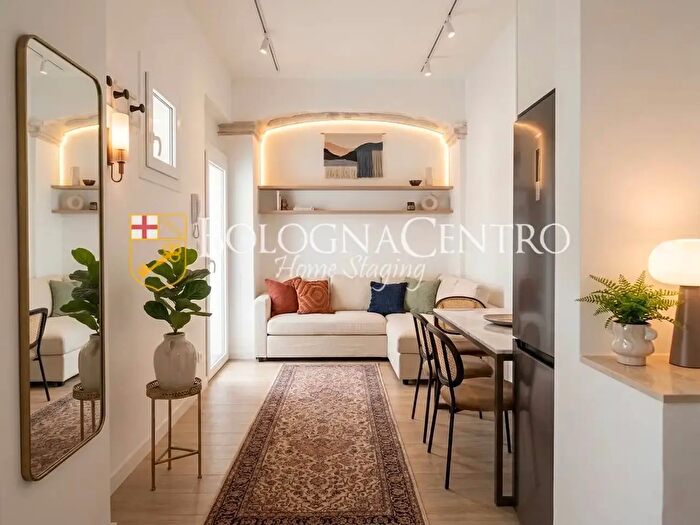 Appartamento trilocale in vendita in Via Santo Stefano, Bologna