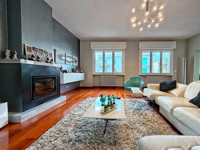 Casa con 5 locali in vendita in Livorno