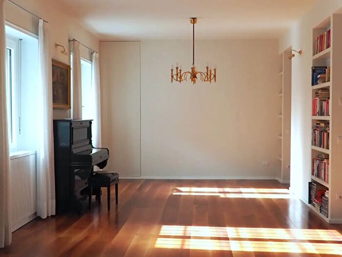 Appartamento quadrilocale in vendita in Viale Giotto, Roma
