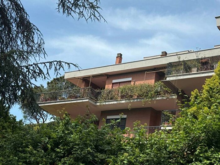Casa con 6 locali in affitto in Via Italo Panattoni, Cassia San Godenzo, Roma