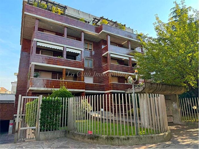 Appartamento bilocale in affitto in Via Stefano Grosso, Sacro Cuore, Novara