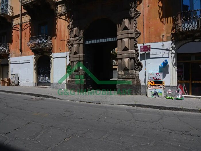Appartamento quadrilocale in vendita in Via Vittorio Emanuele II, Catania