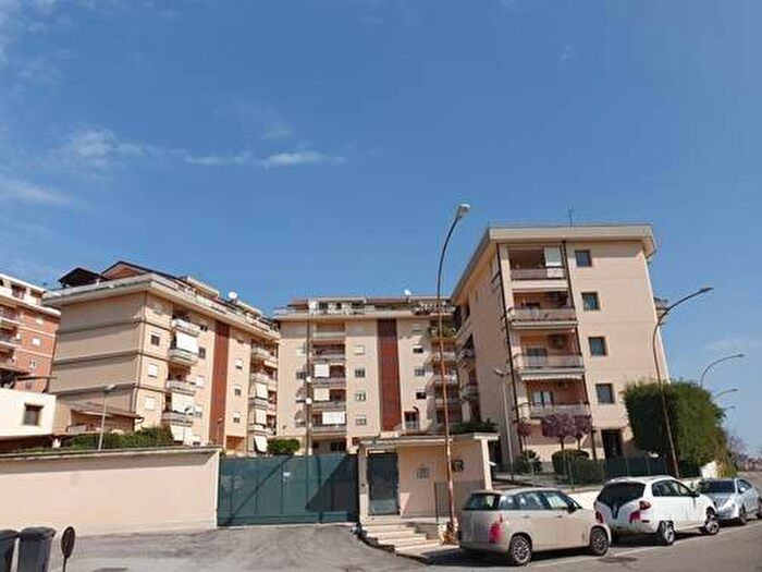 Appartamento trilocale in affitto in via Trigona della Floresta, Centro, Caltanissetta