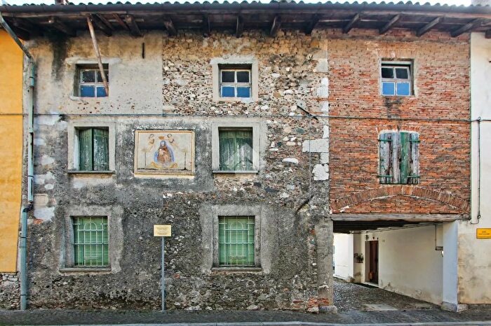 Casa trilocale in vendita in Via Roma, Tavagnacco
