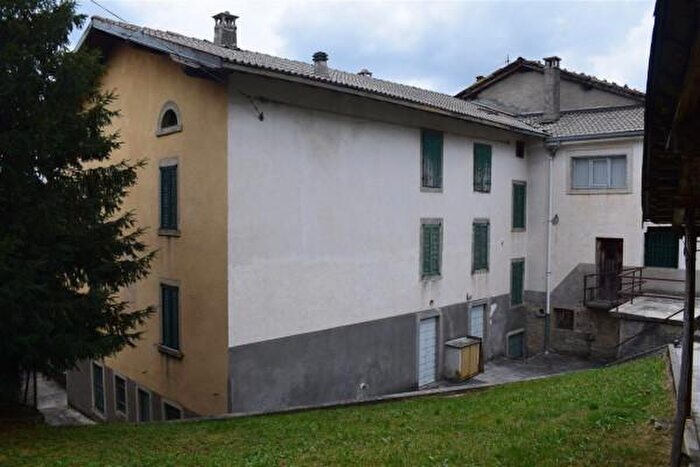 Casa con 5 locali in vendita in Via Gaetano Donizetti, Costa Di Serina