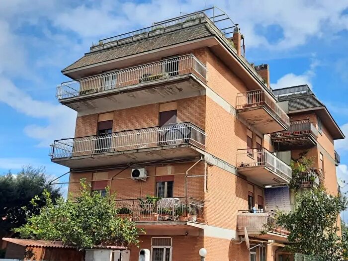 Appartamento trilocale in vendita in Via Benedetto Croce, Ladispoli