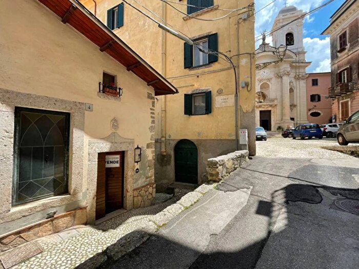 Casa bilocale in vendita in Piazza Santa Maria Arpino Frosinone, Arpino