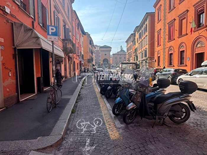 Appartamento bilocale in affitto in Via Castiglione, Santo Stefano, Bologna