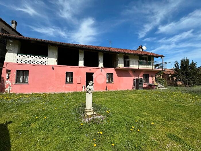 Casa con 7 locali in vendita in Vicolo Scuole, Carmagnola