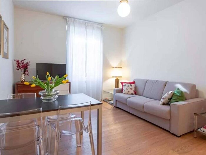 Appartamento bilocale in affitto in Via Federico Confalonieri, Isola, Milano