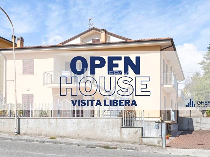 Appartamento con 6 locali in vendita in Via San Francesco, Centro, Santa Maria Nuova