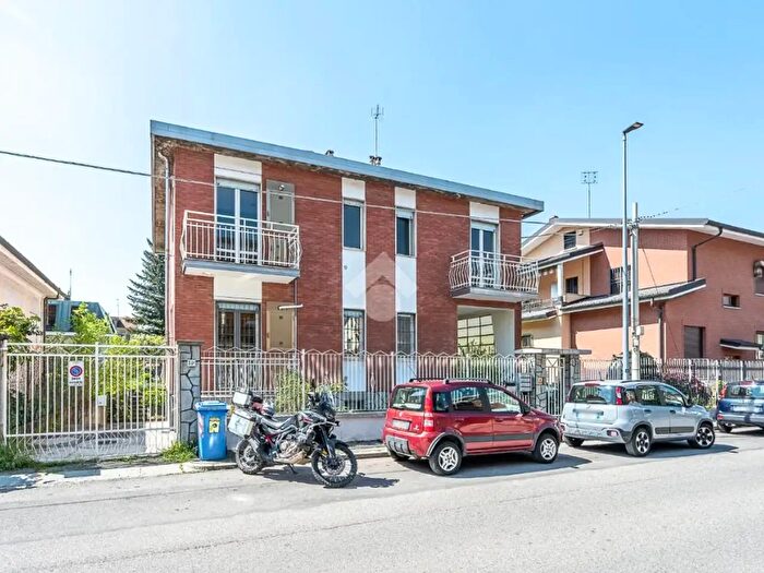 Appartamento trilocale in vendita in Via Rosta, Collegno