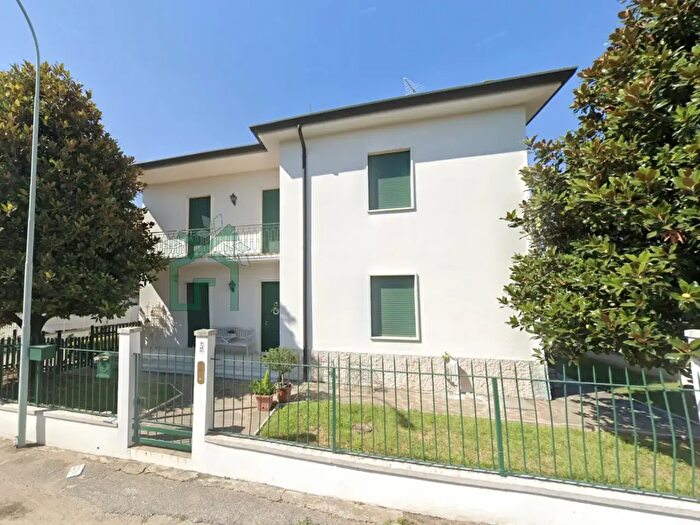 Casa con 5 locali in vendita in Viale Conti da Prato, Caldiero