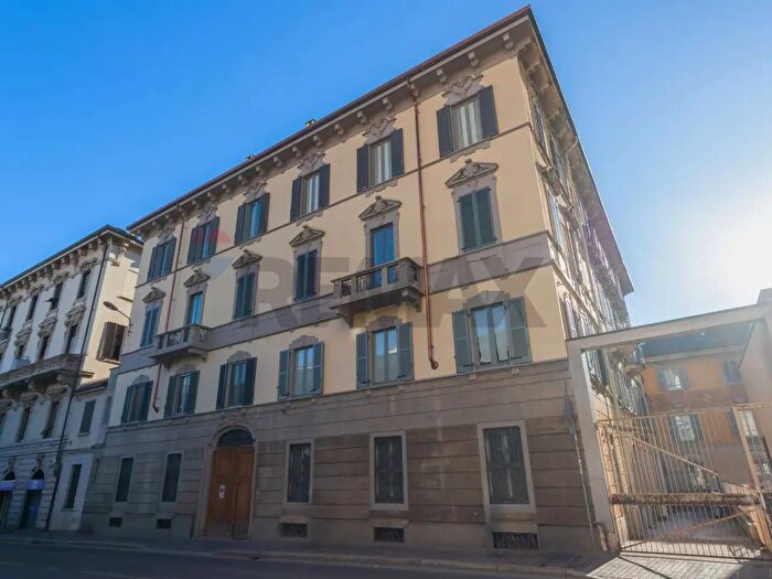 Appartamento quadrilocale in vendita in Via Manzoni, Monza