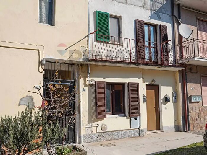 Appartamento quadrilocale in vendita in Vicolo Zenoni, Boltiere