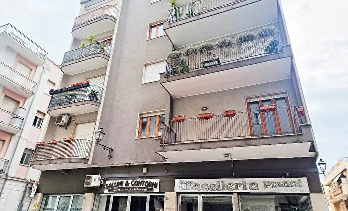 Appartamento con 5 locali in vendita in Via Vittor Pisani Andria Andria Zona Centro, Andria