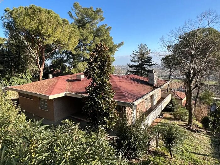 Casa con 7 locali in vendita in Via Mandrioli, Rimini
