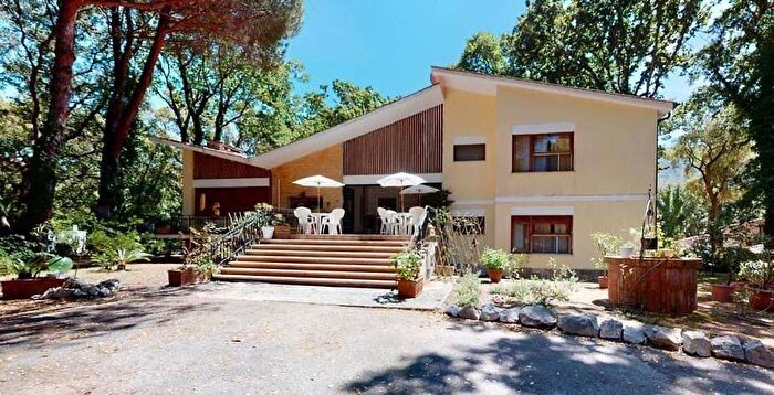 Casa con 6 locali in affitto in Selva Piana Baia Dargento, Sabaudia